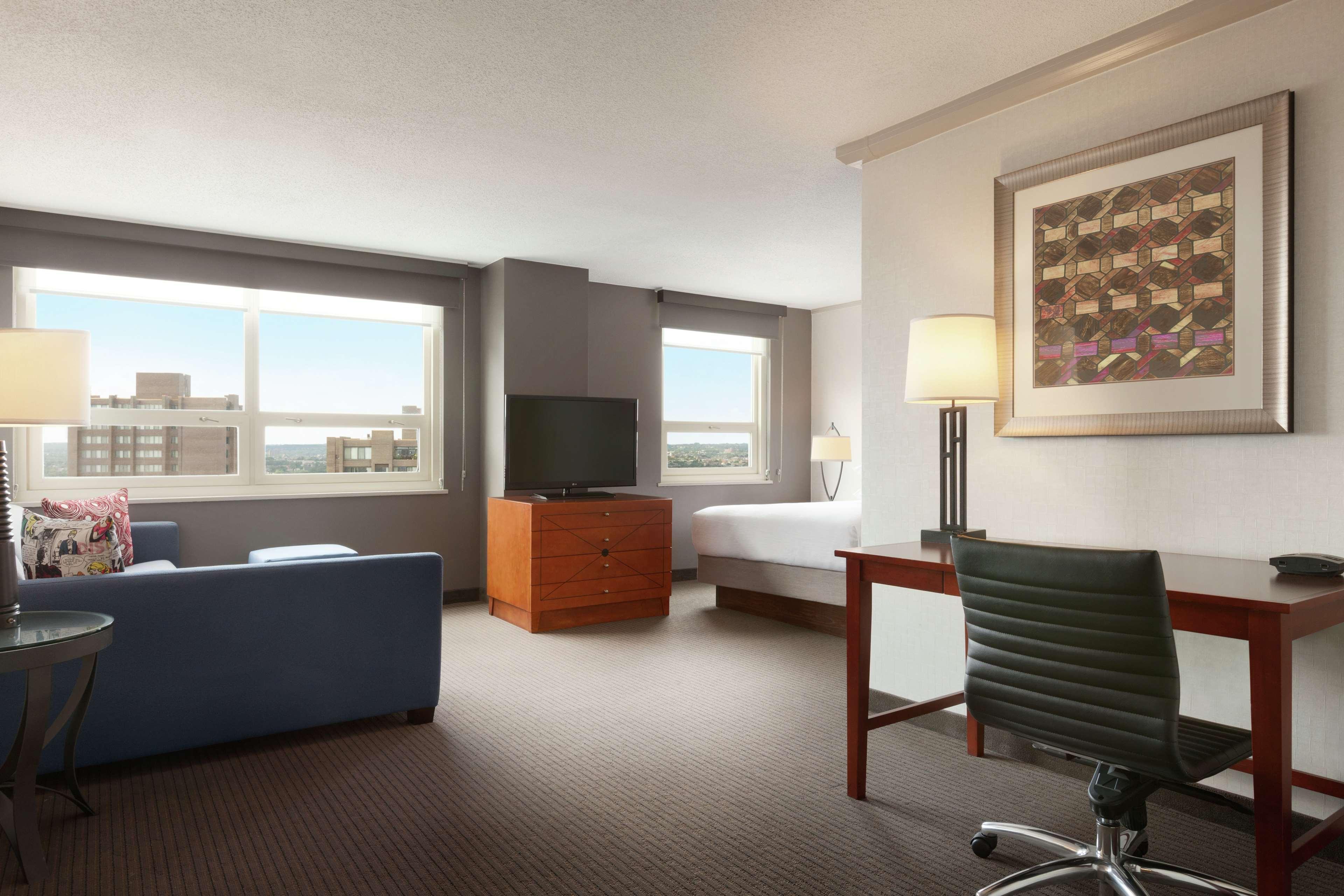Embassy Suites Baltimore Inner Harbor Exterior photo