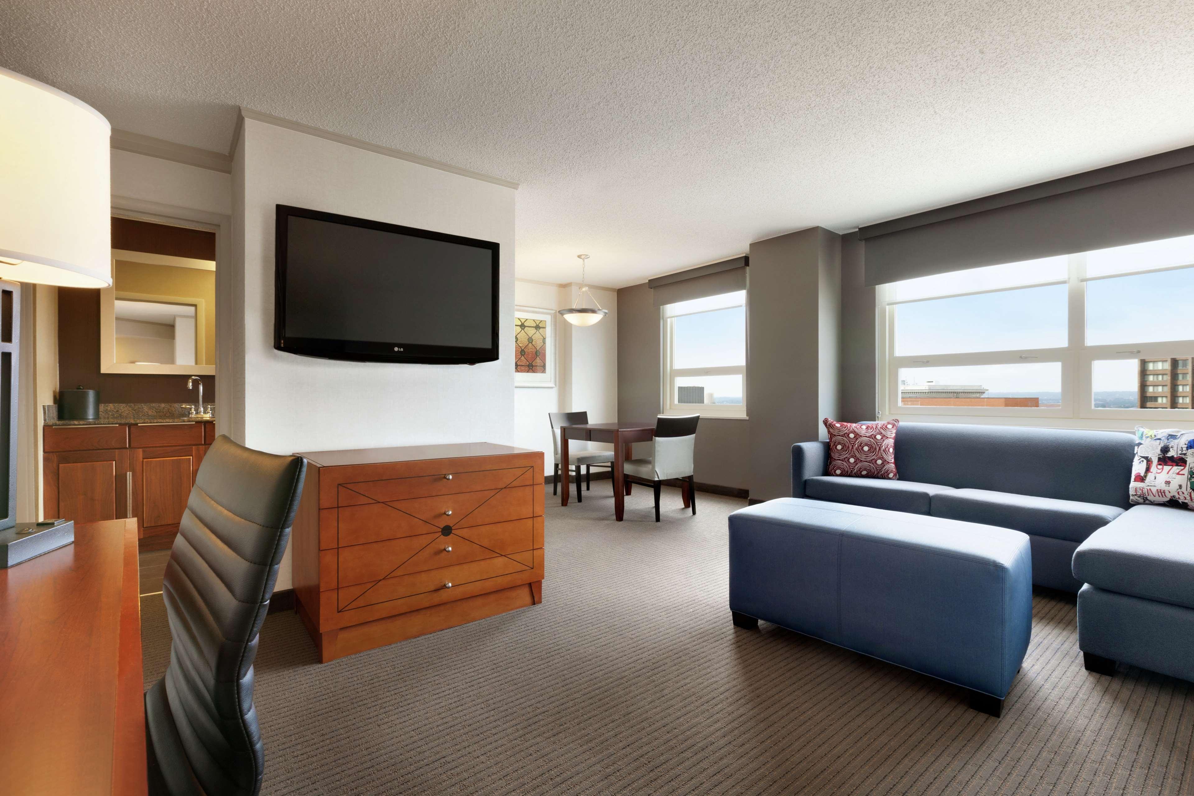 Embassy Suites Baltimore Inner Harbor Exterior photo