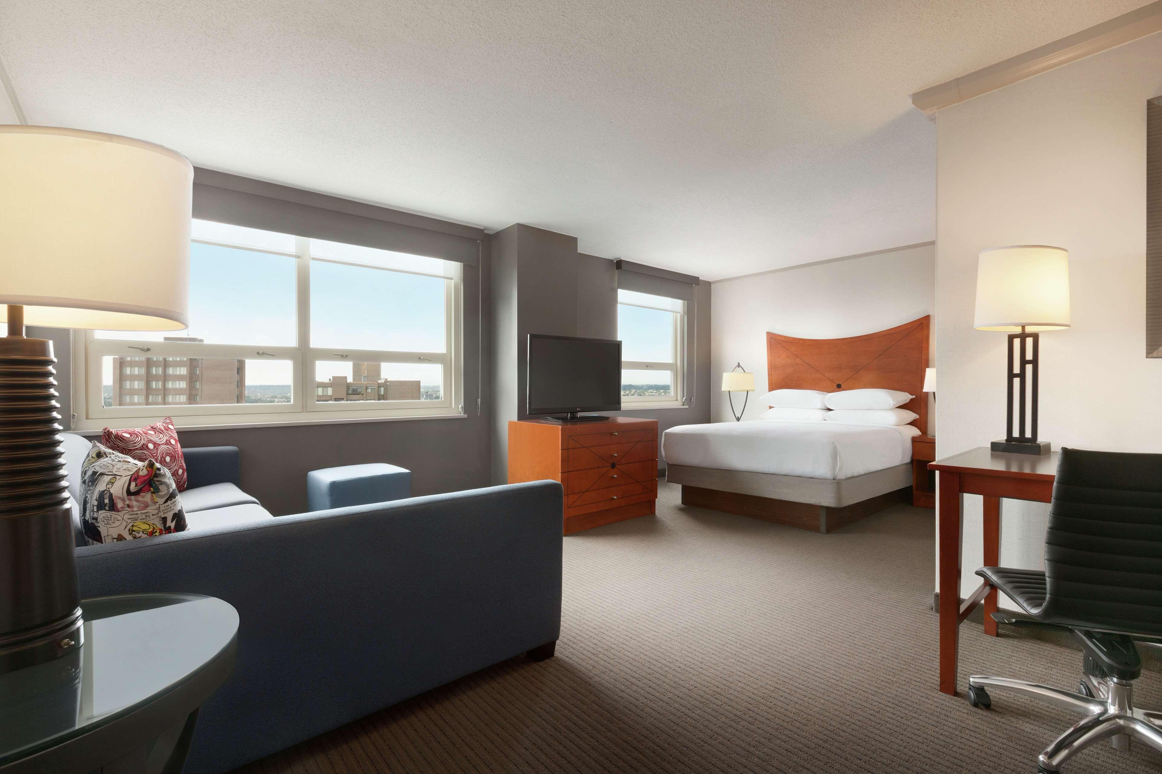 Embassy Suites Baltimore Inner Harbor Exterior photo